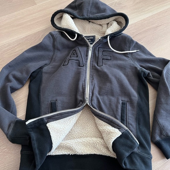 Abercrombie and Fitch Pile fleece hoodie - Picture 3 of 7